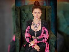 Rubina Dilaik : ‘ब्युटी इन ब्लॅक’, रुबिना दिलैकच्या आऊटफिटवर खिळल्या साऱ्यांच्या नजरा!