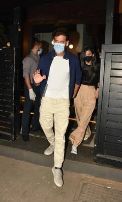 મિસ્ટ્રી ગર્લ સાથે જોવા મળ્યો Hrithik Roshan, ફેન્સ પૂછી રહ્યા છે- કોણ છે આ?