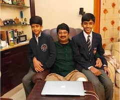 जब Mulayam Singh Yadav की वजह से पहली बार अपने जुड़वा बच्चों का मुंह देख पाए थे Raja Bhaiya