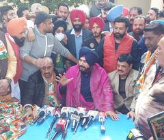 ਨਵਜੋਤ ਸਿੱਧੂ ਦੀ ਮਜੀਠੀਆ ਨੂੰ ਚੇਤਾਵਨੀ, 'ਕਿਸੇ ਕਾਂਗਰਸੀ ਵਰਕਰ ਵੱਲ ਅੱਖ ਚੁੱਕ ਕੇ ਦੇਖਿਆ ਤਾਂ ਗੱਡ ਕੇ ਰੱਖ ਦੂੰਗਾ', ਹੁਣ ਮੁੱਛ ਦਾ ਸਵਾਲ