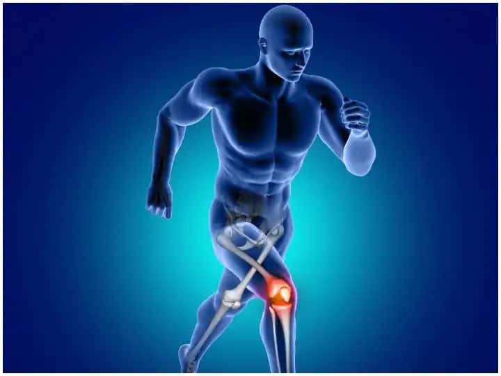 হাঁটুর ব্যথা যে কোনও বয়সেই হতে পারে। খেলতে গিয়ে বা ছুটতে গিয়ে লেগে গেলে, কোথাও ধাক্কা খেলে, হাঁটুতে খুব বেশি চাপ পড়লে যন্ত্রণা হতে পারে। চিকিৎসকদের সাহায্য নিয়ে এই ব্যথা বা যন্ত্রণা সারানো যায়।