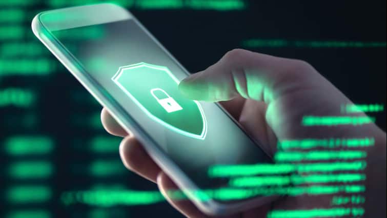 how to unlock apple iphone while wearing mask check here full details Apple iphone: मास्क पहने हुए फेस आईडी से ऐसे करें आईफोन अनलॉक, जानिए कौन कर सकता है इस फीचर का इस्तेमाल