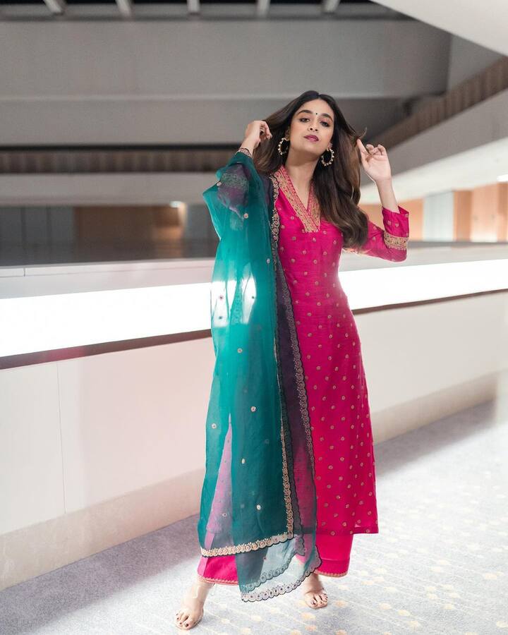 కీర్తి సురేష్ అందమైన ఫోటోలు  -Image credit: KeerthySuresh/Instagram