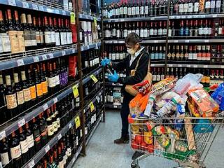 Wine : किराणा दुकानातून वाईन विक्री करणार नाही; नागपूरमधील चिल्लर किराणा व्यापारी संघटनेचा निर्णय 