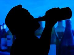 Alcohol: ఆల్కహాల్ తాగే ముందు వీటిని తినండి... తాగే మోతాదుతో పాటూ, హానికర ప్రభావాలు తగ్గుతాయి