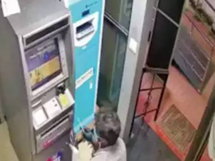 The person who broke the ATM to enroll his daughter in an English speaking school got caught by the bank alarm! ஒரு பக்கம் கடன்... மறுபக்கம் மகளை தனியார் பள்ளியில் சேர்க்கும் மோகம்... ஏடிஎம் கொள்ளை முயற்சியில் வெளிவந்த உண்மை!