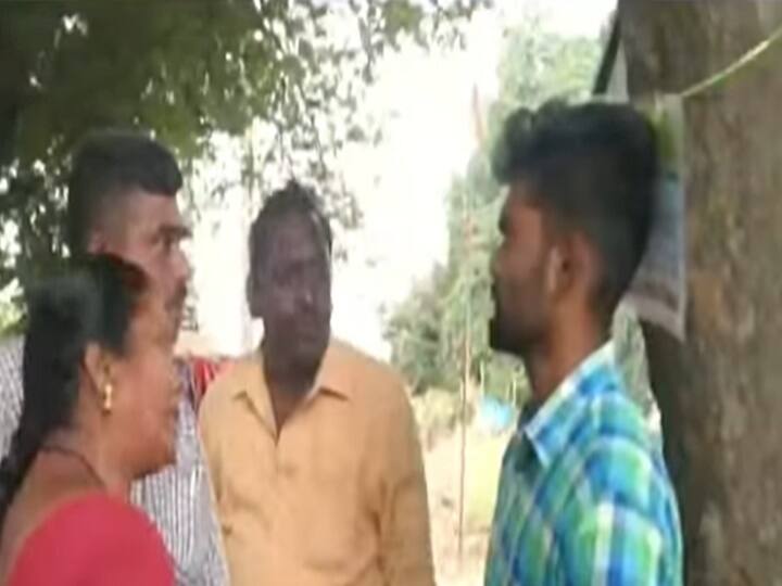 woman who chased the employee who took the two wheeler in dindigul டீவ் கட்டாததால் வண்டியை தூக்கிய ஊழியர்... ஊழியரையே ரைடு விட்டு தூக்கிய திண்டுக்கல் பெண்!