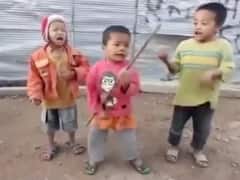 Watch: तीन बच्चों के बैंड का वीडियो हुआ वायरल, देखकर आप भी कहेंगे 'How cute'
