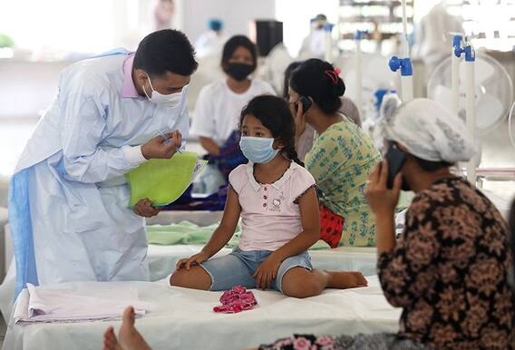 Omicron in Kids : काळजी घ्या! चिमुकल्यांना ओमायक्रॉनचा अधिक धोका, लागण झालेल्या मुलांमध्ये 'ही' पाच लक्षणे