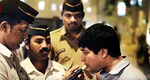 Mumbai Police : నెటిజన్ల నుంచి ముంబై పోలీసులకు చిక్కు ప్రశ్నలు,తగ్గేది లేదంటున్న పోలీసులు |ABP Desam