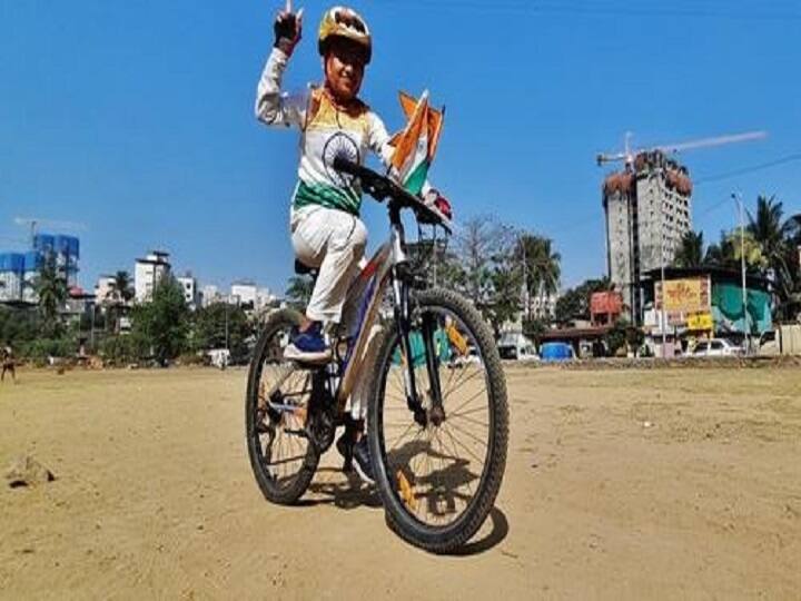 Maharashtra: 10-year-old Thane girl cycles from Kashmir to Kanyakumari Maharashtra: काश्मीर ते कन्याकुमारी सायकलवरून प्रवास, वयाच्या 10व्या वर्षी ठाणेच्या साई पाटीलचा अनोखा विक्रम