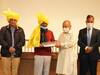 खराब हुई फसलों के नुकसान की भरपाई के लिए CM Kejriwal ने किसानों को सौंपा चेक, Punjab सरकार पर साधा निशाना