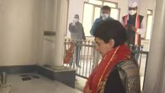 UP Election 2022: Congress प्रत्याशी पंखुड़ी पाठक के प्रचार के लिए Noida पहुंची Priyanka Gandhi