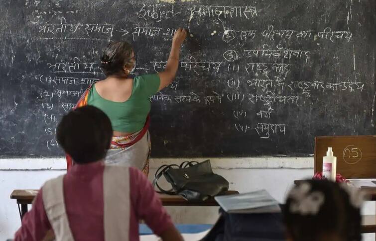 Kutch: Adult video starts when teacher of govt school starts online class check details ગુજરાતની આ સરકારી શાળામાં શિક્ષિકાએ ઓનલાઈન ક્લાસ ચાલુ કર્યો ને પોર્ન-અશ્લીલ વીડિયો દેખાવા માંડ્યો.....