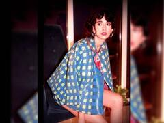 Saba Azad : हृतिक रोशन सोबत स्पॉट झालेल्या ‘मिस्ट्री गर्ल’ने बॉलिवूडमध्येही केलेय काम! पाहा फोटो..