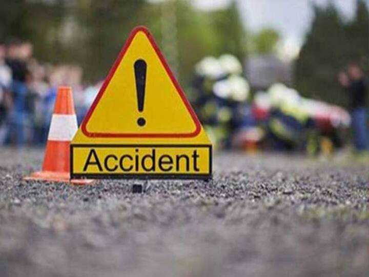 Chhattisgarh News Bus overturned in Chhattisgarh's Jashpur three injured police registered a case against the driver Chhattisgarh News: छत्तीसगढ़ के जशपुर में बस पलटी, तीन घायल, पुलिस ने ड्राईवर के खिलाफ किया मामला दर्ज