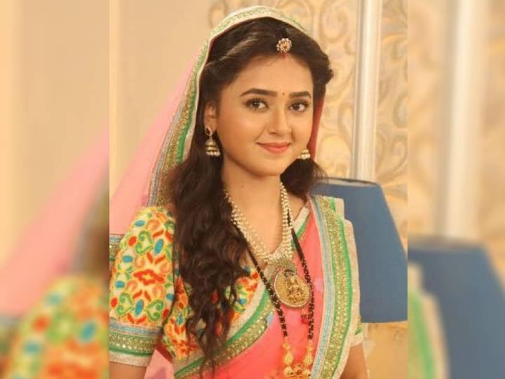 प्रेक्षकांना आणि चाहत्यांना तेजस्वी एक अभिनेत्री म्हणूनच माहीत आहे. परंतु, ही अभिनेत्री इंजिनियरदेखील आहे, हे फार कमी लोकांना माहीत असेल.