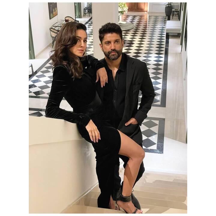 रिपोर्टनुसार, फरहान अख्तर आणि शिबानी दांडेकर फेब्रुवारीमध्ये कोर्ट मॅरेज करणार असून एप्रिलमध्ये त्यांचा शाही विवाहसोहळा पार पडणार आहे.