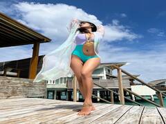 Actress malavika mohanan | மனதை அள்ளும் மாளவிகா மோகனன்.. மாலத்தீவு க்ளிக்ஸ்!