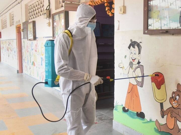 MP Coronavirus New Guideline for Schools Reopening Hostel Read Full Details Here MP School Reopening: मध्य प्रदेश में कल से खुलेंगे स्कूल और हॉस्टल, इन शर्तों का पालन जरूरी