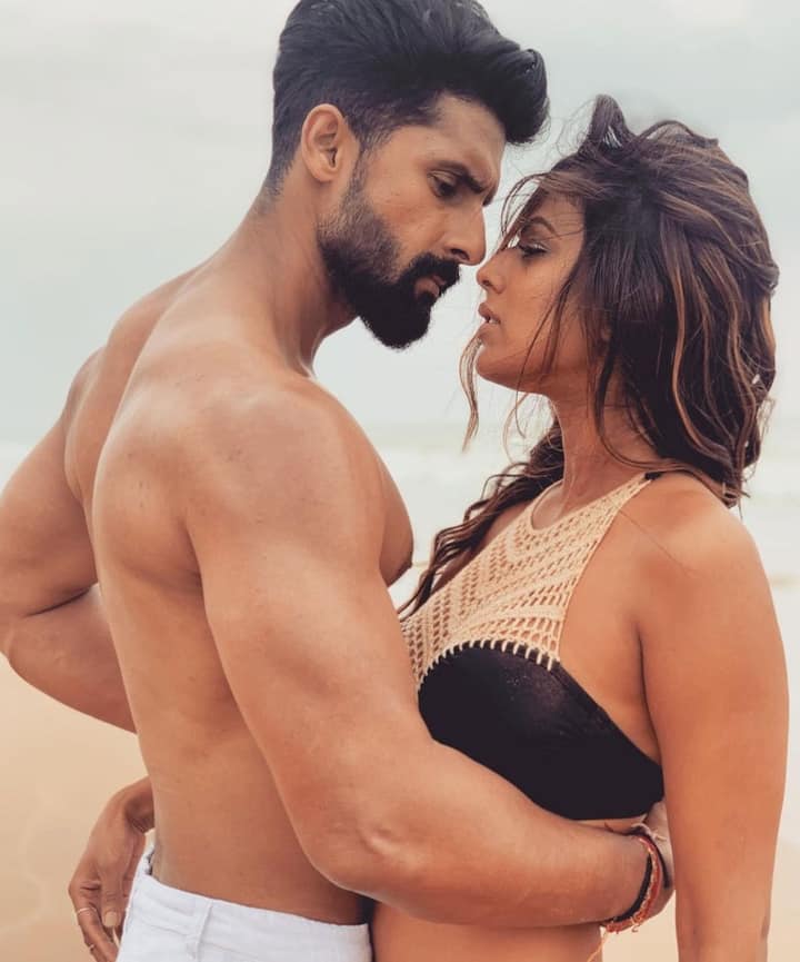 निया शर्मा (Nia Sharma) – निया शर्मा टीवी इंडस्ट्री का जाना माना चेहरा हैं. जिन्होंने जमाई राजा जैसा हिट सीरियल दिया है. वहीं जब ये सीरियल अपग्रेड होकर वेब सीरीज के रूप में जी 5 पर रिलीज हुआ तो निया शर्मा का बोल्ड अवतार देख हर किसी के पसीने छूट गए थे. (फोटो – सोशल मीडिया)