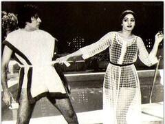 Amitabh Bachchan ने Sridevi को किया याद, इस तस्वीर में किस मिस्ट्री को सुलझाने की कोशिश कर रहे थे बिग बी