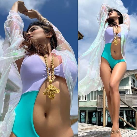 Malavika Mohan: మాళవిక బికినీ షో.. మరీ ఇంత హాట్ నెస్ తట్టుకోలేరేమో.. Malavika Mohan: మాళవిక బికినీ షో.. మరీ ఇంత హాట్ నెస్ తట్టుకోలేరేమో..