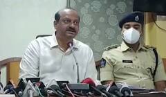 Vishakaa Drugs Issue: డ్రగ్స్ సరఫరా చేస్తుండగా రెడ్ హ్యాండెడ్ గా పట్టుకున్న పోలీసులు