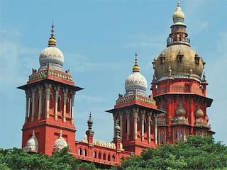 All old age home should be registered in Tamil Nadu says chennai HC பதிவு செய்யாத முதியோர் இல்லங்கள் செயல்பட அனுமதிக்கக்கூடாது - சென்னை உயர் நீதிமன்றம்