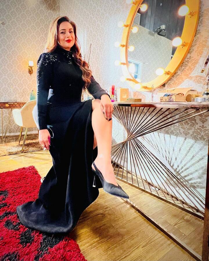 'करिअरच्या सुरूवातीला मला कम्फर्ट झोनमध्ये राहायला आवडतं होते त्यामुळे मी पार्टी तसेच वेगवेगळ्या कार्यक्रमांमध्ये जायला टाळत होते.', असं दिव्यांकानं एका मुलाखतीमध्ये सांगितलं.