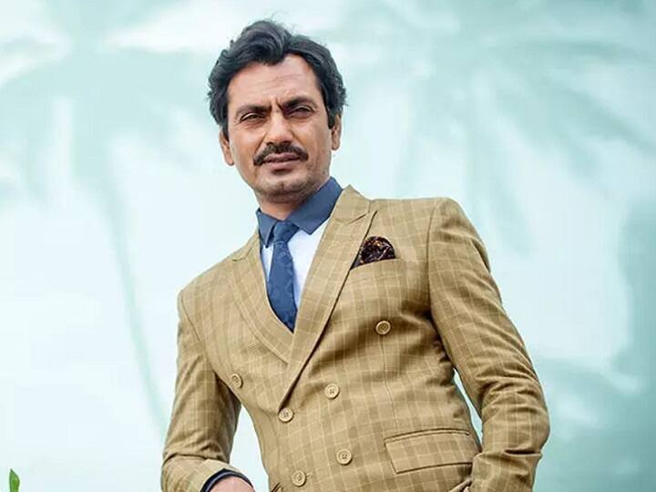बॉलीवुड अभिनेता (Bollywood Actor) नवाजुद्दीन सिद्दीकी (Nawazuddin Siddiqui) आज इंडस्ट्री में किसी पहचान के मोहताज़ नहीं हैं. अपने शानदार अभिनय और मेहनत के बदौलत नवाजुद्दीन ने इंडस्ट्री में अपनी ख़ास पहचान बनाई है. आज उनकी गिनती इंडस्ट्री के दिगग्ज अभिनेताओं में की जाती है. नवाजुद्दीन भले ही आज इंडस्ट्री के बड़े स्टार हैं लेकिन यहां तक पहुंचने के लिए उन्हें काफी स्ट्रगल करना पड़ा है. आज नवाजद्दीन के पास मुंबई में एक आलीशान बंगला (Nawazuddin Siddiqui House) है, जो उनके बिल्कुल सपनों के घर जैसा है.