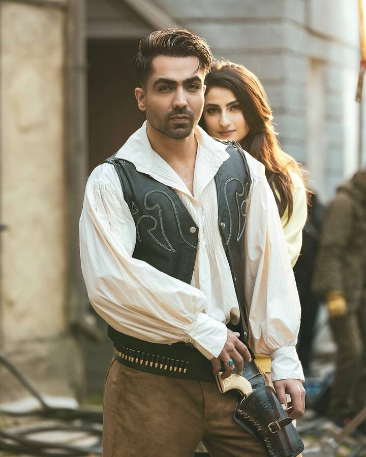 वहीं धीरे-धीरे ही सही पलक तिवारी कामयाबी की ओर बढ़ती ही जा रही हैं. हार्डी संधू के पॉपुलर और सुपरहिट गाने बिजली बिजली में नजर आईं पलक इन दिनों खूब छाई हुई हैं.(फोटो - सोशल मीडिया)