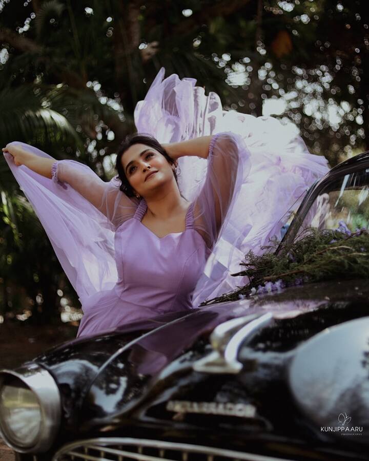 எகிறி குதித்தேன் வானம் இடித்தது பாதங்கள் இருந்தும் பறவையானது