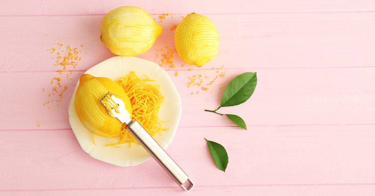 beauty tips at home Lemon Peel Powder Uses For skin and hair know here Beauty Tips : लिंबाच्या सालीचा असा करा वापर, फाटलेल्या ओठांपासून कोंड्यापर्यंतची समस्या होईल दूर