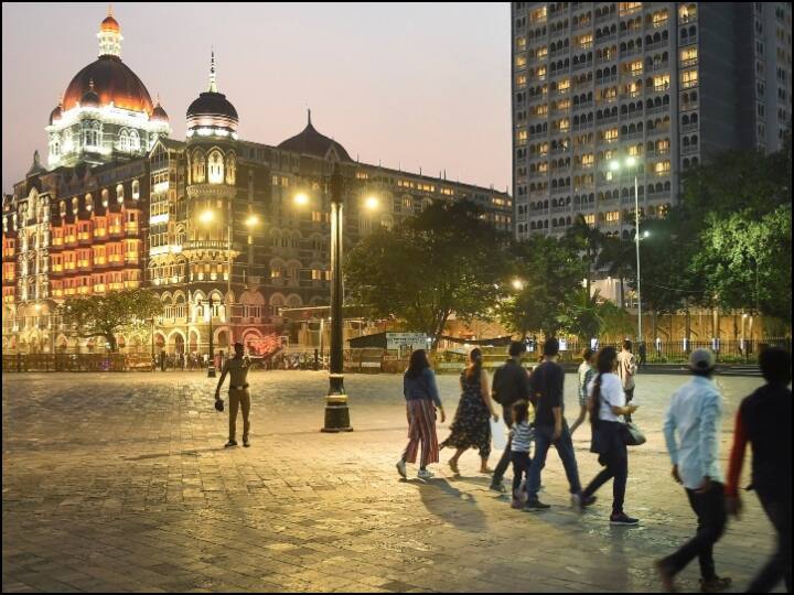 Mumbai eases Coronavirus curbs Restaurants, theatres can operate at 50 percent capacity, night curfew lifted Coronavirus: मुंबई वासियों को बड़ी राहतें, नाइट कर्फ्यू हटाया गया, सिनेमाघर और रेस्टोरेंट को लेकर भी हुआ ये फैसला 