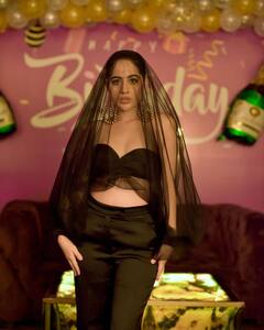 Urfi Javed Photos: उर्फी जावेद में छुपा है रूप का खजाना, अपने अतरंगी आउटफिट से लोगों को बनाती हैं दीवाना