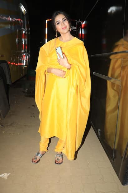 Tejasswi Prakash Naagin 6:  बिग बॉस 15 की विनर तेजस्वी प्रकाश ने शुरू की नागिन 6 की शूटिंग, सेट पर इस अंदाज में आईं नजर