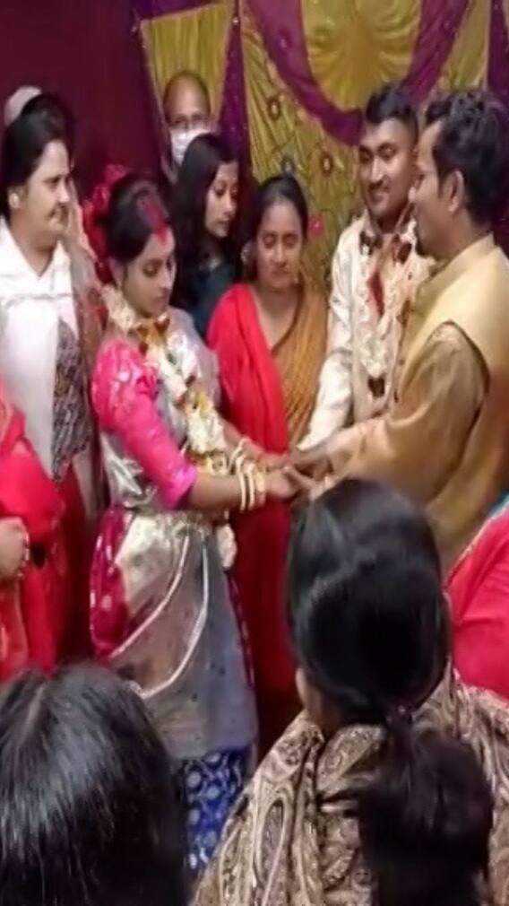 পুত্রশোক ভুলে স্বামীহারা বৌমার বিয়ে দিলেন শ্বশুর