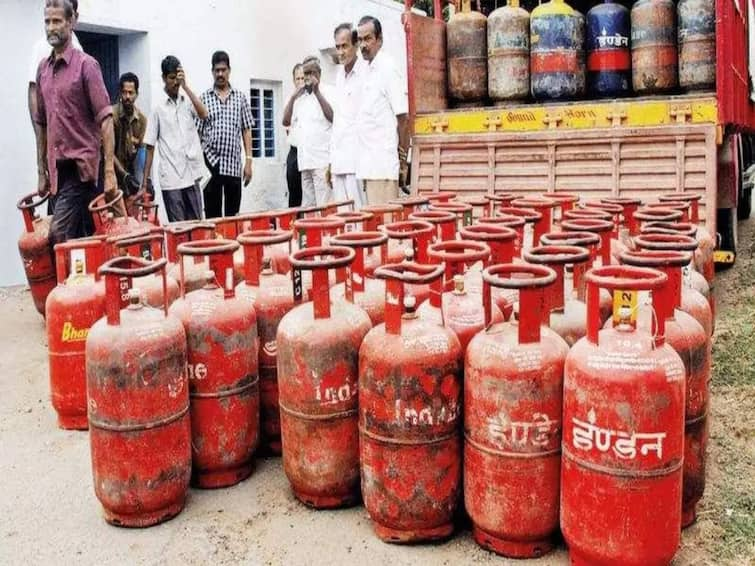 lpg gas cylinder how to check how much gas left in cylinder in kitchen in just minutes LPG ਸਿਲੰਡਰ 'ਚ ਕਿੰਨੀ ਬਚੀ ਹੈ ਗੈਸ, ਗਿੱਲੇ ਕੱਪੜੇ ਨਾਲ ਲੱਗ ਜਾਂਦਾ ਹੈ ਪਤਾ, ਕਮਾਲ ਹੈ ਇਹ ਚਾਲ