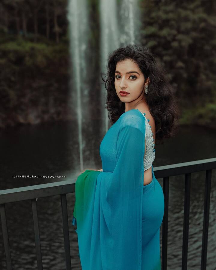 கண்ண மூடி கண்ட கனவே பல ஜென்மம் தாண்டி வந்த உறவே