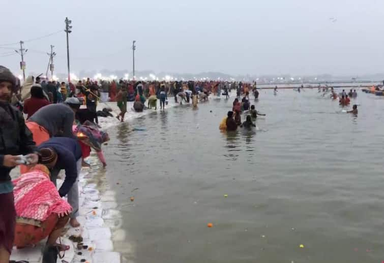 prayagraj magh mela mauni amawasya today as lakhs are people expected to take holy dip in triveni sangam ANN Prayagraj Magh Mela: मौनी अमावस्या पर आज प्रयागराज में ब्रह्म मुहूर्त में शुरू हुआ स्नान, सुरक्षा के कड़े इतंजाम, जानें कैसी है तैयारी