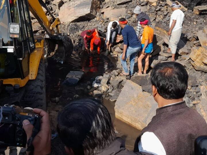 Jharkhand News: Coal mine collapses in Dhanbad, painful death of five people including four women Jharkhand News: धनबाद में कोयला खदान ढही, चार महिलाओं समेत पांच लोगों की दर्दनाक मौत