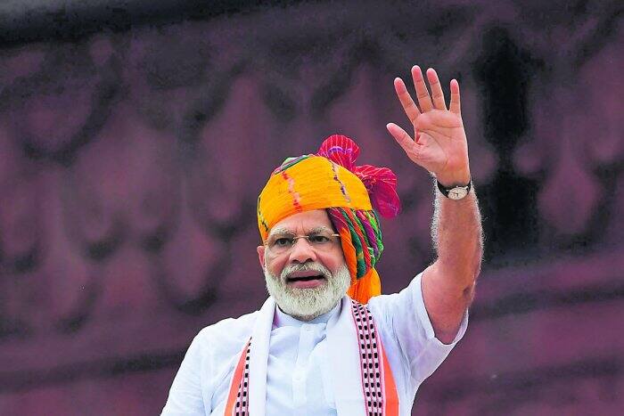 इसके साथ ही इन डाकघरों के खाताधारकों को नेट बैंकिंग, कोर बैंकिंग और एटीएम की सुविधा दी जाएगी. पोस्ट ऑफिस के खाता धारक अपने अकाउंट से बैंकों के खाते में भी पैसे भेज सकेंगे.