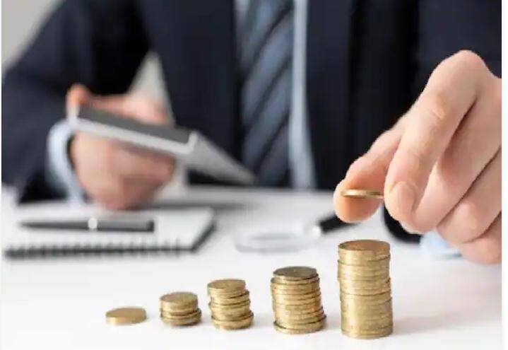 ਜੇਕਰ ਤੁਹਾਨੂੰ ਅਚਾਨਕ ਬਹੁਤ ਸਾਰਾ ਪੈਸਾ ਮਿਲ ਗਿਆ ਹੈ ਤਾਂ ਸਭ ਤੋਂ ਪਹਿਲਾਂ ਤੁਹਾਨੂੰ ਬੈਂਕ ਨੂੰ ਸੂਚਿਤ ਕਰਨਾ ਚਾਹੀਦਾ ਹੈ। ਜੇਕਰ ਤੁਸੀਂ ਇਸ ਰਕਮ ਬਾਰੇ ਨਾ ਦੱਸਣ ਬਾਰੇ ਸੋਚ ਰਹੇ ਹੋ, ਤਾਂ ਇਹ ਬਹੁਤ ਵੱਡੀ ਗਲਤੀ ਹੈ।