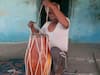 Sehore News: जवानी में चली गई आंखों की रोशनी लेकिन नहीं मानी हार, ढोलक बनाकर परिवार का पेट पाल रहे सुंदरलाल
