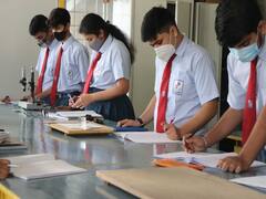 Rajasthan School Reopen: 22 दिन बाद राजस्थान में खुले 10वीं से 12वीं तक के स्कूल, खुश नजर आए छात्र 