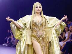 Urvashi Rautela : उवर्शीच्या सौंदर्याला 'गोल्डन ड्रेस'ची चकाकी, शुद्ध सोन्यानं बनलाय 'हा' 40 कोटींचा गाऊन