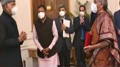 Budget 2022 Updates: दो वित्त राज्यमंत्रियों के साथ Nirmala Sitharaman ने की राष्ट्रपति से मुलाकात