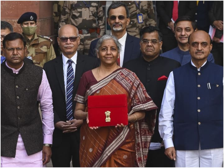Budget 2022 Updates: इस साल के बजट में दिखे ये नए आयाम-नए दिशाएं, जानें कैसा रहा बजट Budget 2022: this time New Dimensions new Ways are showing from budget Speech Budget 2022 Updates: इस साल के बजट में दिखे ये नए आयाम-नए दिशाएं, जानें कैसा रहा बजट