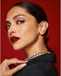 Deepika Padukon : दीपिकाच्या या ब्लॅक ड्रेसची किंमत माहितीये?